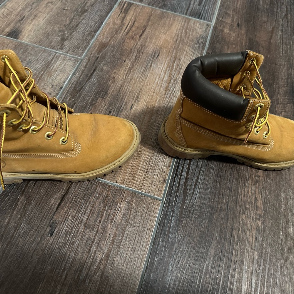 Timberlands - Picture 2 of 4